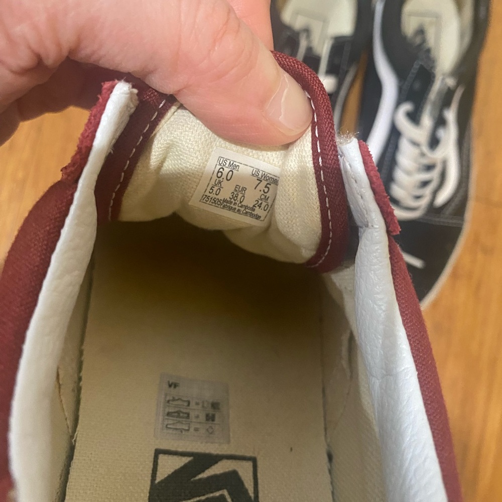 Two pairs of Vans Women’s 7.5 - Picture 6 of 7